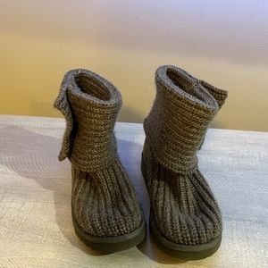 Girls Grey Ugg boot 1y
